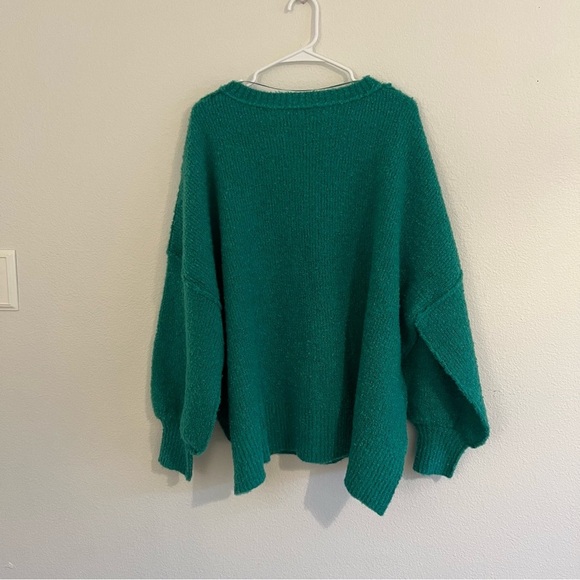 Fantastic Fawn Green Fuzzy Knit Oversized Sweater- Super thick/ cozy material - Picture 6 of 8